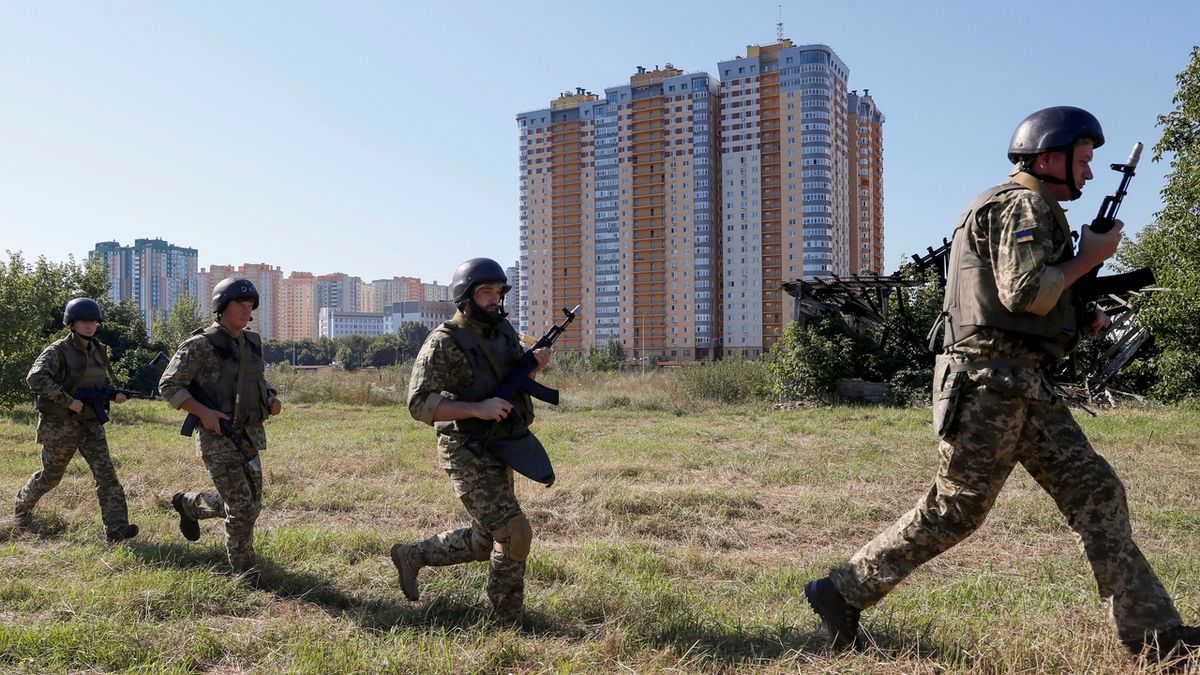Stovky falešných hrozeb bombou na Ukrajině. Tajné služby viní Rusko